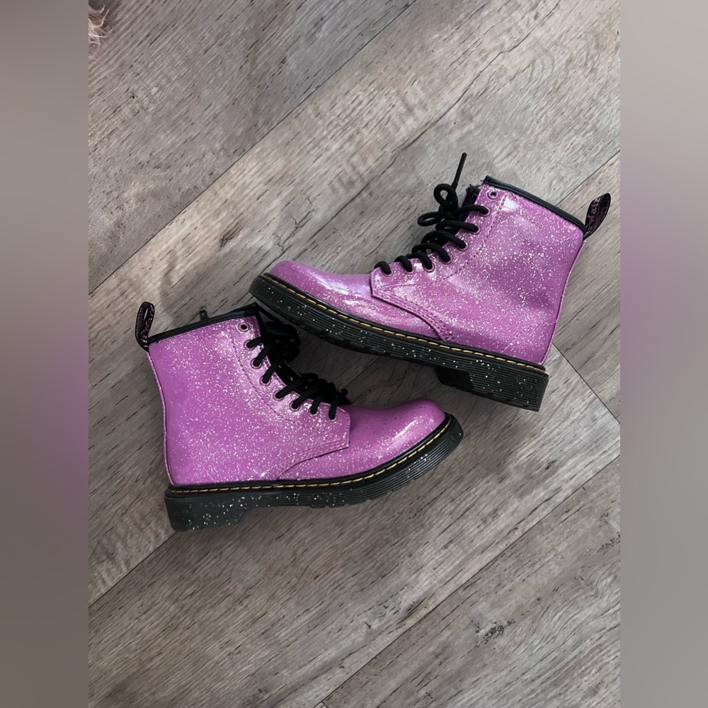Kids doc marten